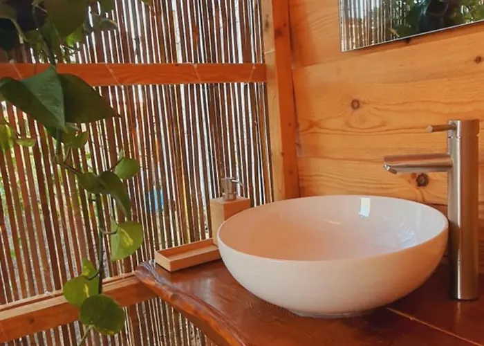 Kamp alanı Free People Camping *